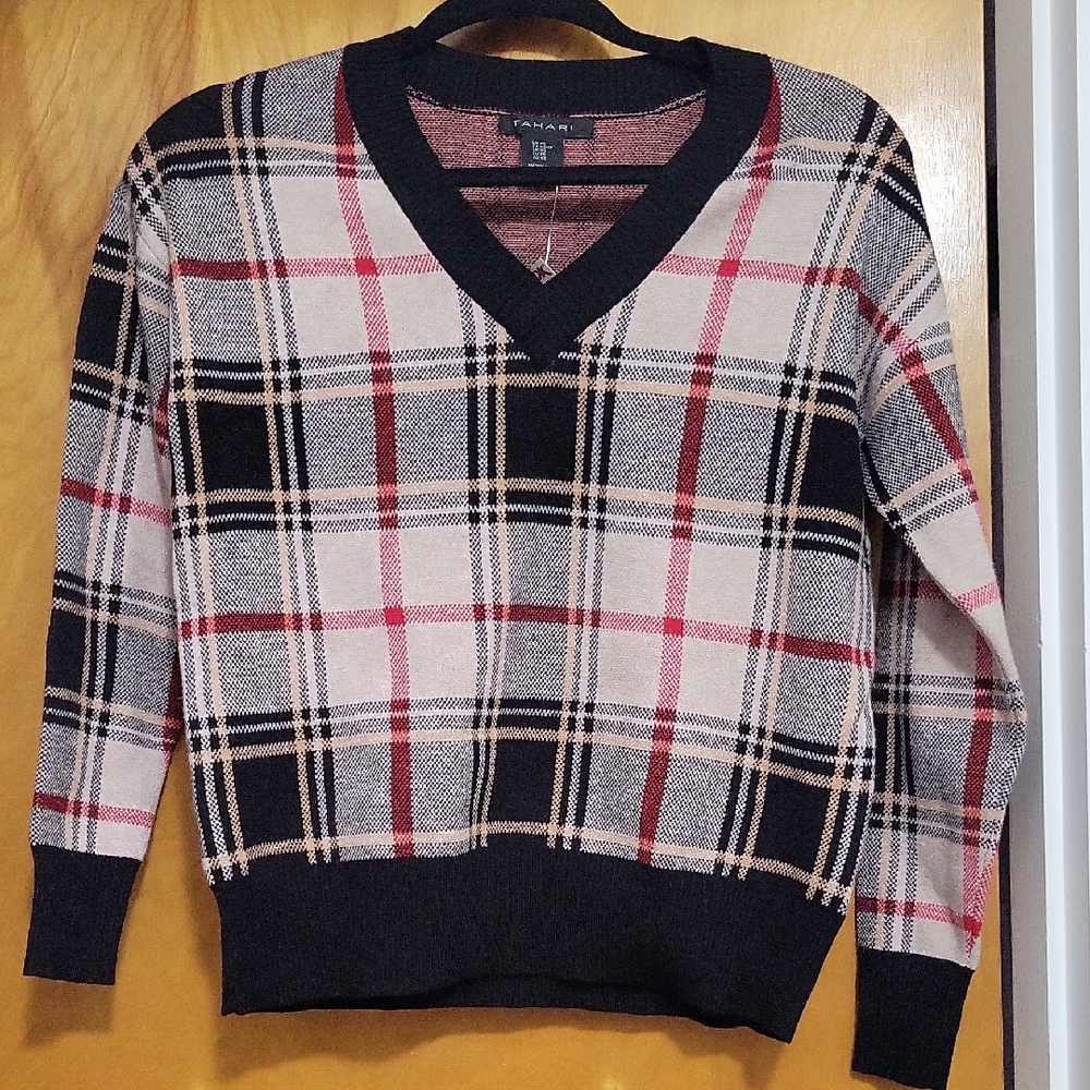 Tahari V-Neck Sweater - XS